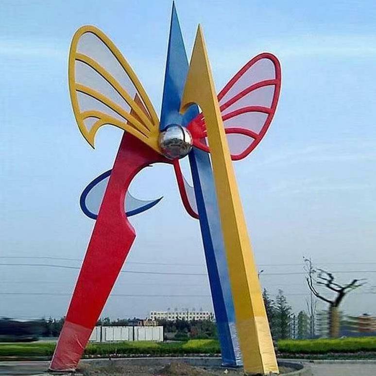 不锈钢亮面雕塑